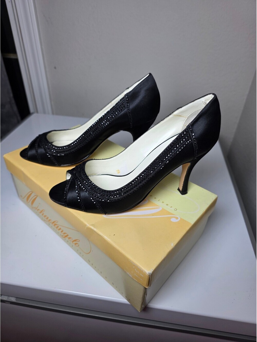 VINTAGE MICHAELANGELO X DAVID’S BRIDAL SATIN PEEP-TOE HEELS  Sz 8.5M